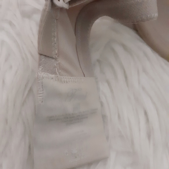 NWT Femi Smooth Cup Plunge Bra - Picture 3 of 9